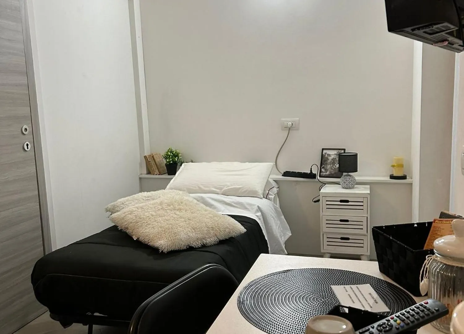 Beb Casa Di Lia Bed & Breakfast Carugo 0*,  Italy